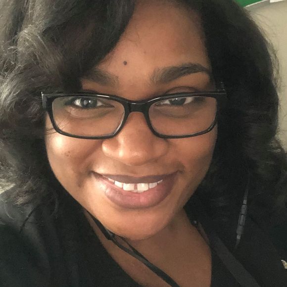 Meet your Posher, Karie - Picture 1 of 1